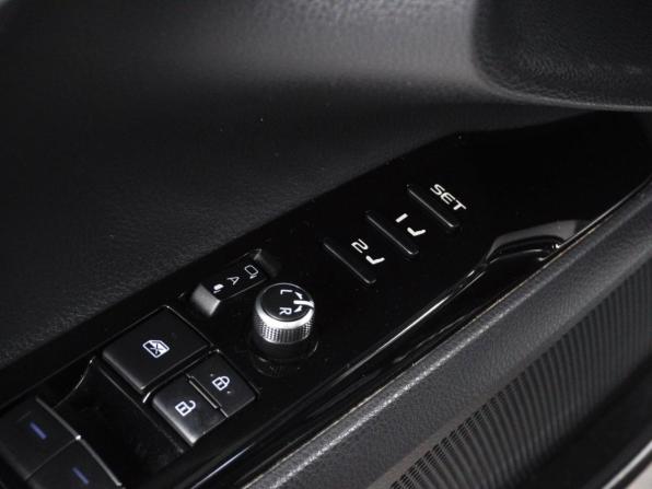 Toyota Camry VIII (XV70) Рестайлинг с пробегом 2023 года, цена 3 599 000 рублей, 78354 км, седан, Автокод Объявления