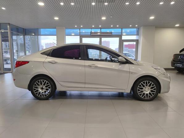 Hyundai Solaris I с пробегом 2014 года, цена 686 000 рублей, 210661 км, седан, Автокод Объявления