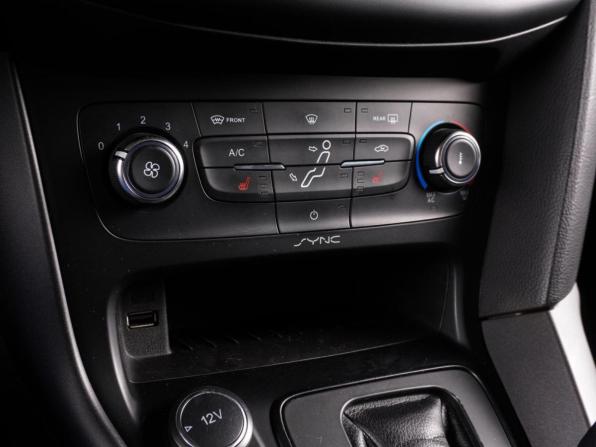 Ford Focus III Рестайлинг с пробегом 2015 года, цена 1 049 000 рублей, 119283 км, хэтчбек, Автокод Объявления