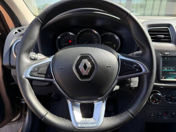 Renault Logan II Рестайлинг с пробегом 2019 года, цена 1 200 000 рублей, 57331 км, седан, Автокод Объявления