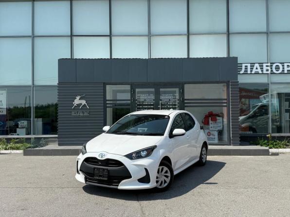 Toyota Yaris IV с пробегом 2021 года, цена 1 199 000 рублей, 31475 км, хэтчбек, Автокод Объявления