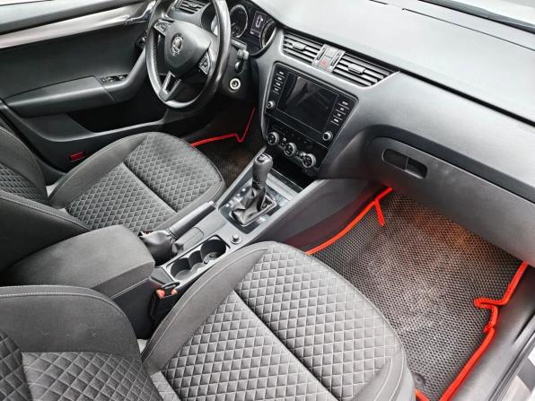 Skoda Octavia III (A7) Рестайлинг с пробегом 2018 года, цена 1 729 000 рублей, 127500 км, лифтбек, Автокод Объявления