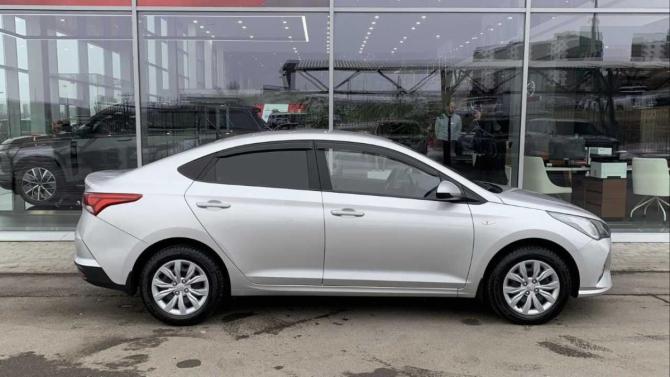 Hyundai Solaris II Рестайлинг с пробегом 2021 года, цена 1 500 000 рублей, 52538 км, седан, Автокод Объявления