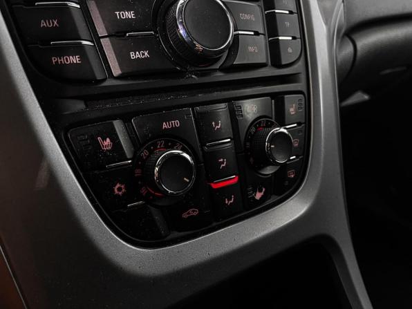 Opel Astra J с пробегом 2010 года, цена 657 000 рублей, 269851 км, хэтчбек, Автокод Объявления