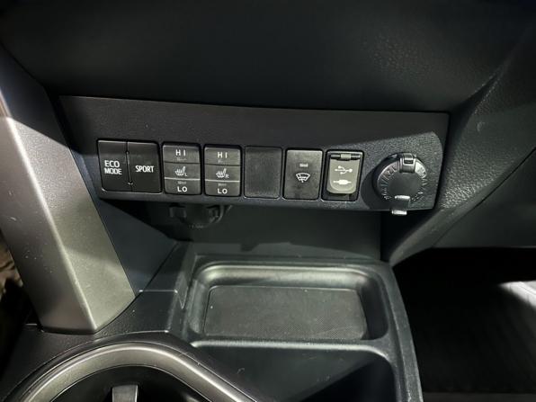 Toyota RAV4 IV (XA40) Рестайлинг с пробегом 2016 года, цена 2 100 000 рублей, 98004 км, внедорожник, Автокод Объявления