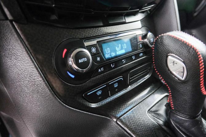 Ford Focus III с пробегом 2012 года, цена 899 000 рублей, 242313 км, хэтчбек, Автокод Объявления