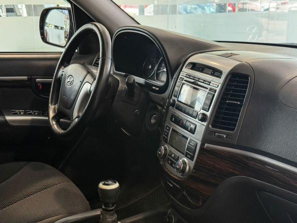 Hyundai Santa Fe II Рестайлинг с пробегом 2012 года, цена 1 075 000 рублей, 302191 км, внедорожник, Автокод Объявления