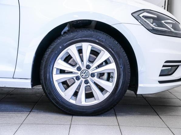 Volkswagen Golf VII Рестайлинг с пробегом 2017 года, цена 1 195 000 рублей, 38780 км, универсал, Автокод Объявления