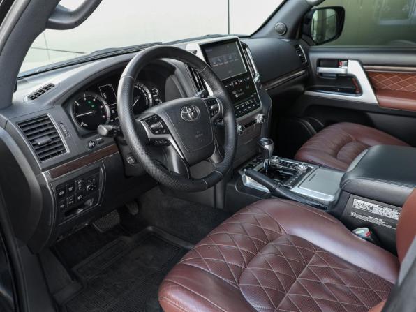 Toyota Land Cruiser 200 Series Рестайлинг 2 с пробегом 2018 года, цена 6 899 000 рублей, 147829 км, внедорожник, Автокод Объявления