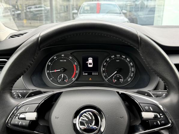 Skoda Octavia IV (A8) с пробегом 2021 года, цена 2 370 000 рублей, 45446 км, лифтбек, Автокод Объявления