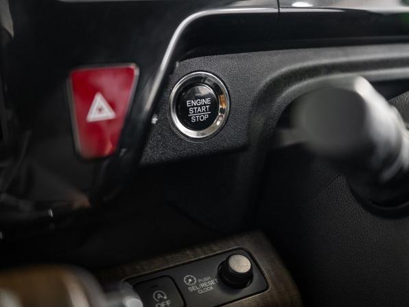 Honda Stepwgn V с пробегом 2015 года, цена 1 685 500 рублей, 106519 км, минивэн, Автокод Объявления