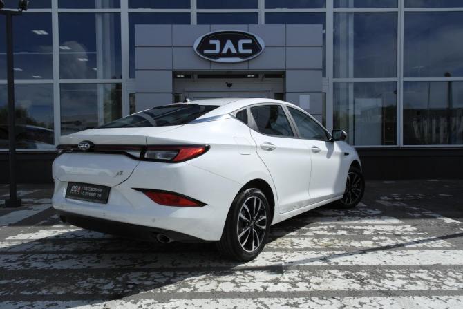 JAC J7 I с пробегом 2024 года, цена 1 700 000 рублей, 2300 км, хэтчбек, Автокод Объявления