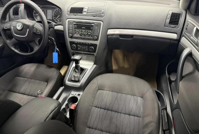 Skoda Octavia II (A5) Рестайлинг с пробегом 2012 года, цена 905 850 рублей, 175050 км, лифтбек, Автокод Объявления