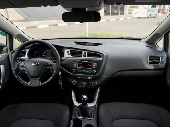 Kia Ceed II с пробегом 2015 года, цена 1 042 000 рублей, 176931 км, универсал, Автокод Объявления