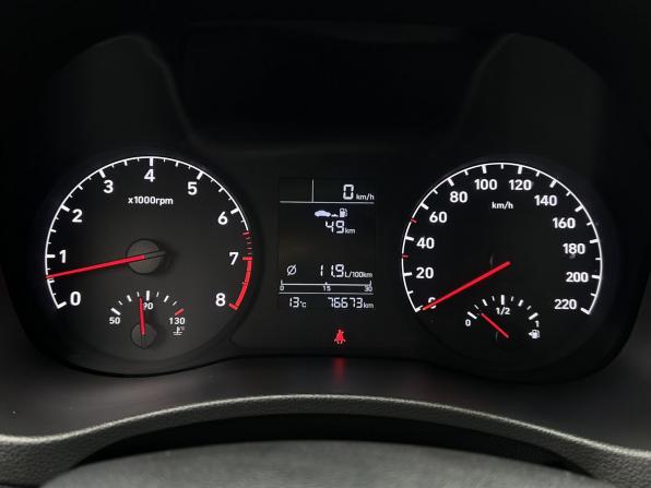 Hyundai Solaris II с пробегом 2017 года, цена 1 260 000 рублей, 76672 км, седан, Автокод Объявления