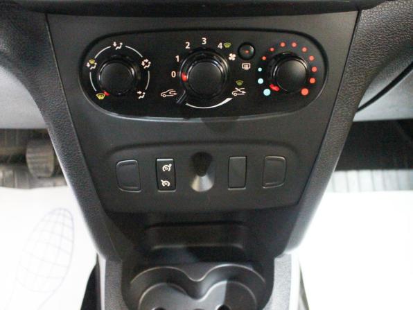 Renault Sandero II с пробегом 2016 года, цена 873 500 рублей, 108300 км, хэтчбек, Автокод Объявления