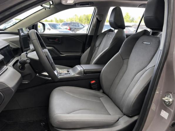 Toyota RAV4 V (XA50) с пробегом 2025 года, цена 3 877 000 рублей, 15000 км, внедорожник, Автокод Объявления