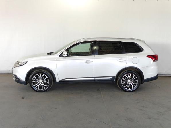 Mitsubishi Outlander III Рестайлинг 2 с пробегом 2017 года, цена 1 395 000 рублей, 295600 км, внедорожник, Автокод Объявления