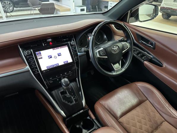 Toyota Harrier III (XU60) Рестайлинг с пробегом 2018 года, цена 2 950 000 рублей, 52167 км, внедорожник, Автокод Объявления