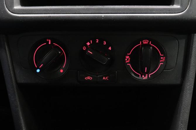 Volkswagen Polo V с пробегом 2014 года, цена 735 000 рублей, 136237 км, седан, Автокод Объявления