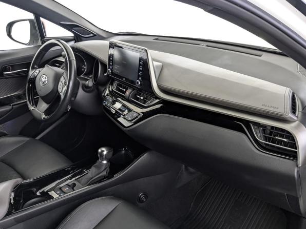 Toyota C-HR I Рестайлинг с пробегом 2021 года, цена 2 899 000 рублей, 55095 км, внедорожник, Автокод Объявления