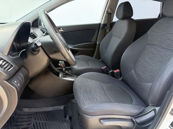 Hyundai Solaris I Рестайлинг с пробегом 2015 года, цена 765 000 рублей, 161101 км, хэтчбек, Автокод Объявления