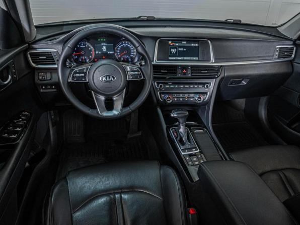 Kia Optima IV Рестайлинг с пробегом 2019 года, цена 1 632 000 рублей, 371362 км, седан, Автокод Объявления