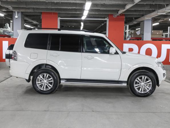 Mitsubishi Pajero IV Рестайлинг 2 с пробегом 2018 года, цена 3 349 000 рублей, 96887 км, внедорожник, Автокод Объявления