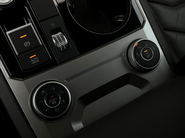 Volkswagen Touareg III с пробегом 2019 года, цена 4 498 700 рублей, 138260 км, внедорожник, Автокод Объявления
