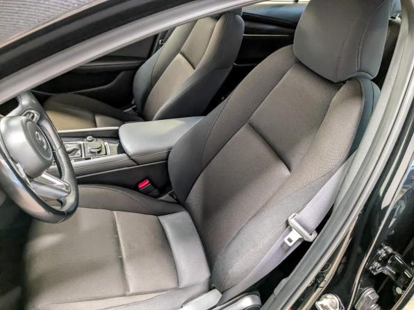 Mazda 3 III (BM) Рестайлинг с пробегом 2019 года, цена 1 800 000 рублей, 67444 км, седан, Автокод Объявления