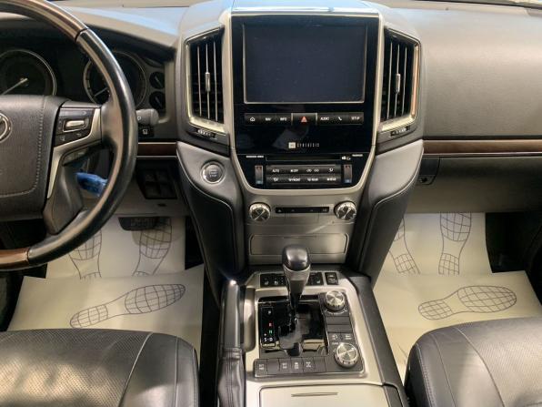 Toyota Land Cruiser 200 Series Рестайлинг 2 с пробегом 2018 года, цена 8 990 000 рублей, 42226 км, внедорожник, Автокод Объявления