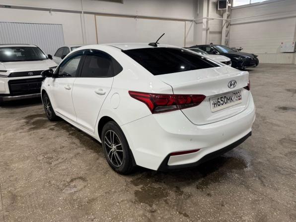 Hyundai Solaris II с пробегом 2017 года, цена 1 180 000 рублей, 120708 км, седан, Автокод Объявления