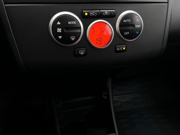Nissan Tiida I Рестайлинг с пробегом 2012 года, цена 950 000 рублей, 141203 км, хэтчбек, Автокод Объявления