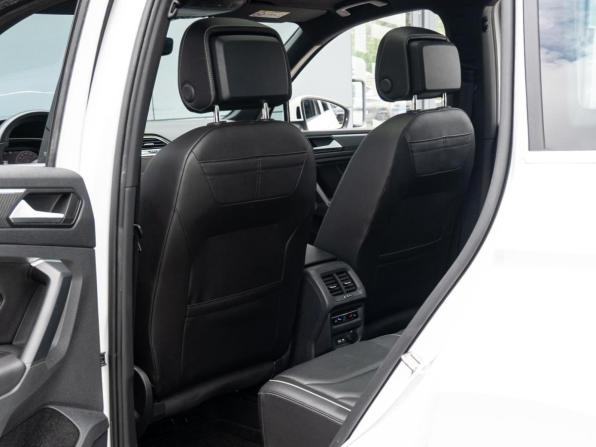 Volkswagen Tiguan II Рестайлинг с пробегом 2021 года, цена 3 650 000 рублей, 37160 км, внедорожник, Автокод Объявления