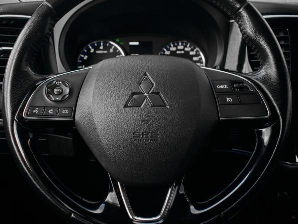 Mitsubishi Outlander III Рестайлинг 2 с пробегом 2018 года, цена 1 670 000 рублей, 212505 км, внедорожник, Автокод Объявления