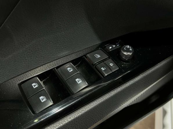 Toyota Camry VIII (XV70) с пробегом 2018 года, цена 2 395 000 рублей, 137000 км, седан, Автокод Объявления