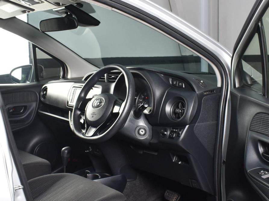 Toyota Vitz III (XP130) Рестайлинг Кемерово  - изображение 6
