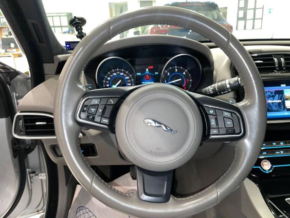 Jaguar XE I с пробегом 2016 года, цена 2 050 000 рублей, 124000 км, седан, Автокод Объявления