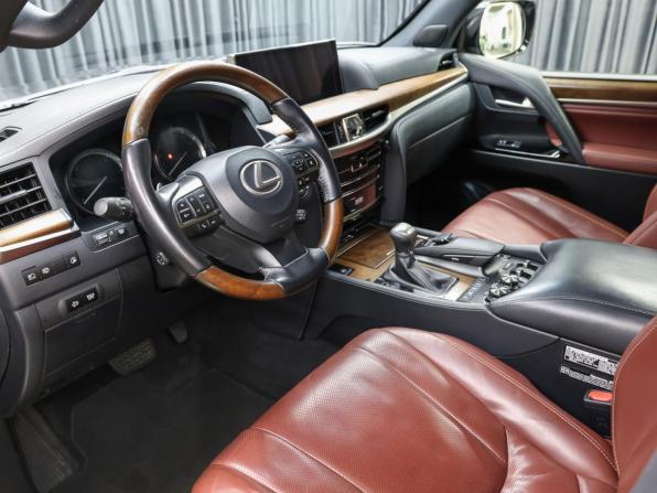 Lexus LX III Рестайлинг 2 с пробегом 2019 года, цена 8 300 000 рублей, 137681 км, внедорожник, Автокод Объявления