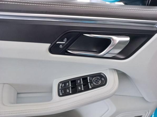 Porsche Macan I Рестайлинг с пробегом 2021 года, цена 6 290 000 рублей, 29880 км, внедорожник, Автокод Объявления