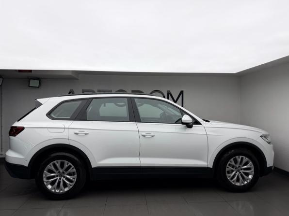Volkswagen Touareg III Рестайлинг с пробегом 2024 года, цена 7 157 000 рублей, 100 км, внедорожник, Автокод Объявления