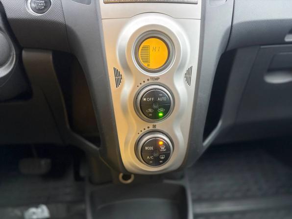 Toyota Yaris II с пробегом 2007 года, цена 395 000 рублей, 287000 км, хэтчбек, Автокод Объявления