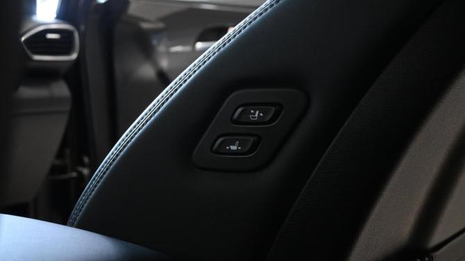 Hyundai Santa Fe IV Рестайлинг с пробегом 2023 года, цена 4 310 000 рублей, 46782 км, внедорожник, Автокод Объявления