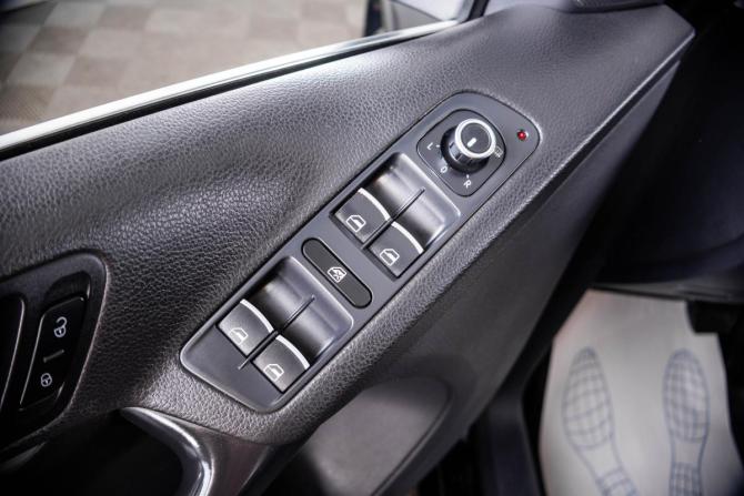 Volkswagen Tiguan I Рестайлинг с пробегом 2012 года, цена 1 349 000 рублей, 215000 км, внедорожник, Автокод Объявления