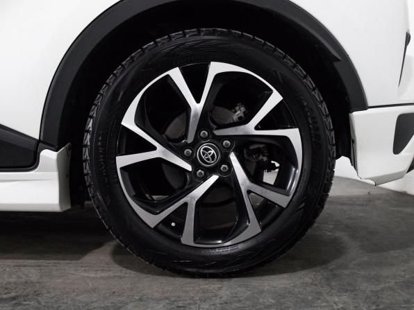 Toyota C-HR I Рестайлинг с пробегом 2019 года, цена 1 745 500 рублей, 64428 км, внедорожник, Автокод Объявления