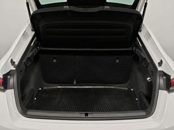 Skoda Octavia IV (A8) с пробегом 2021 года, цена 1 649 000 рублей, 172981 км, лифтбек, Автокод Объявления