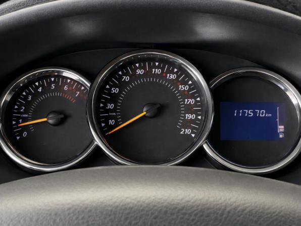Renault Sandero II с пробегом 2015 года, цена 877 000 рублей, 118000 км, хэтчбек, Автокод Объявления