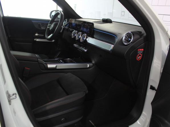 Mercedes-Benz GLB I (X247) Рестайлинг с пробегом 2024 года, цена 6 250 000 рублей, 4980 км, внедорожник, Автокод Объявления