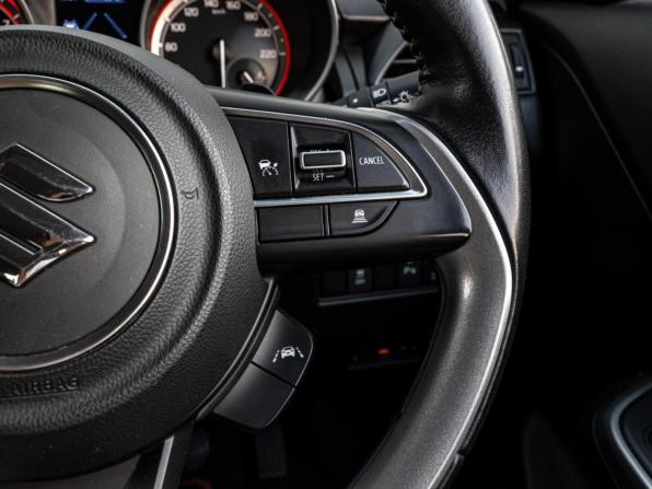 Suzuki Swift V с пробегом 2020 года, цена 1 345 000 рублей, 41323 км, хэтчбек, Автокод Объявления