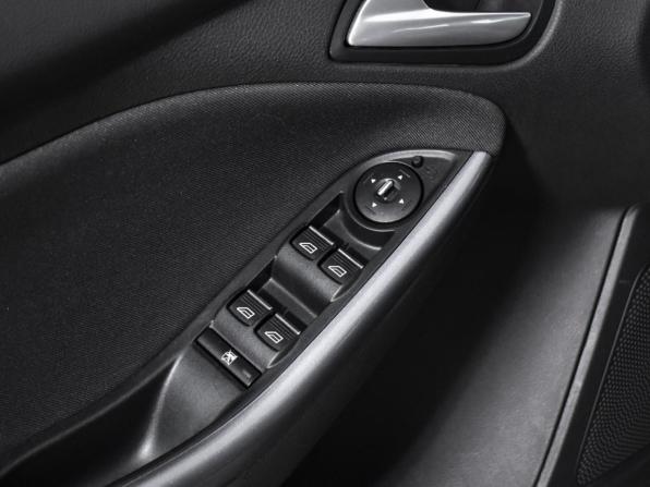 Ford Focus III с пробегом 2013 года, цена 999 000 рублей, 83117 км, универсал, Автокод Объявления